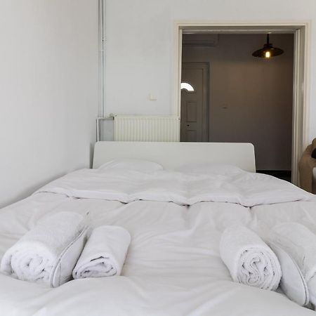 An Adorable Apartment In Атина Екстериор снимка