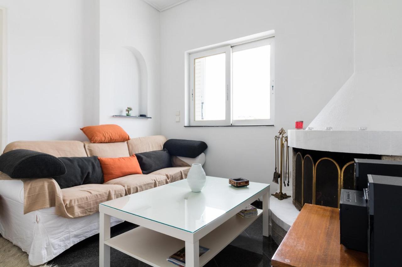 An Adorable Apartment In Атина Екстериор снимка