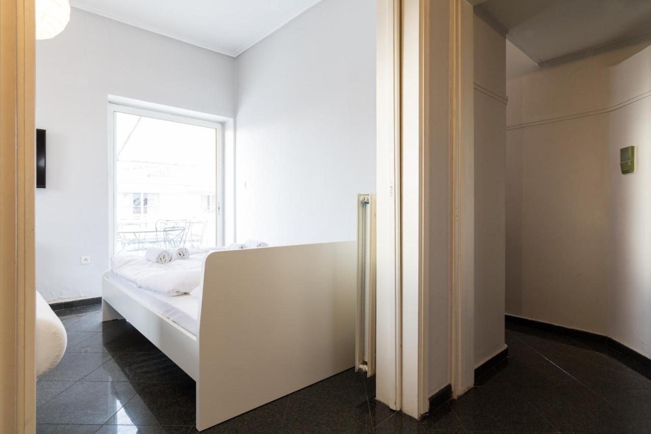 An Adorable Apartment In Атина Екстериор снимка